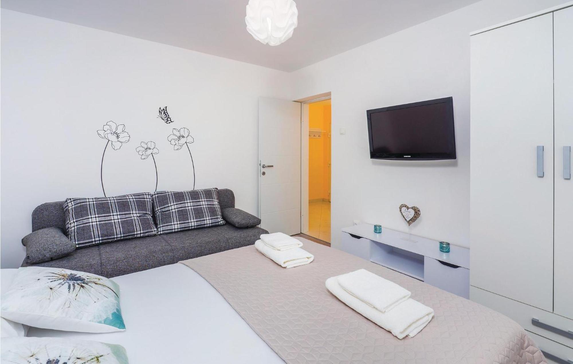 1 Bedroom Gorgeous Apartment In Opatija Exterior photo